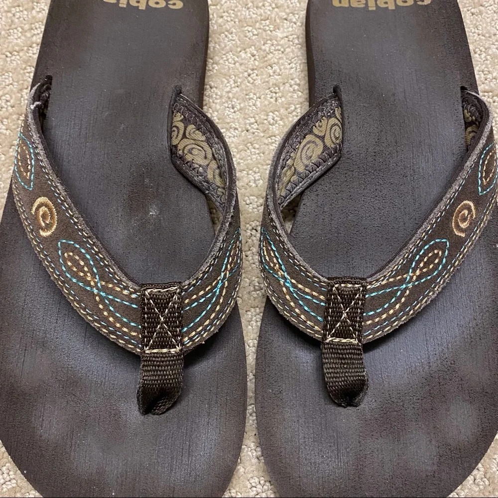 Cobain Brown Flip Flops w/ Turquoise Embroidery - Picture 3 of 7